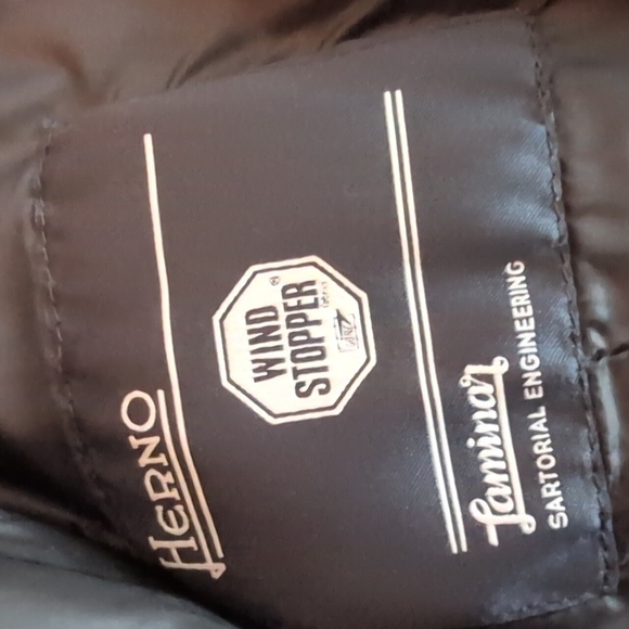 Herno Laminar - Quilted WINDSTOPPER Hooded Down Gilet - Black - Picture 4 of 8